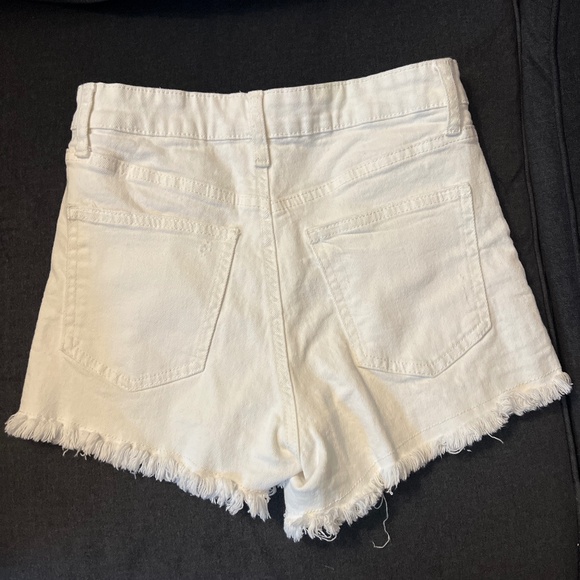 White Denim Frayed shorts - Picture 3 of 3